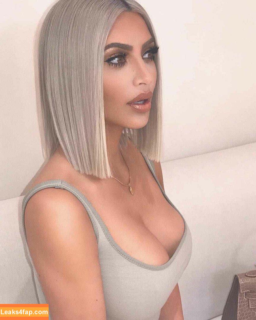 Kim Kardashian / KimKardashian / kimkadarshian leaked photo photo #4120