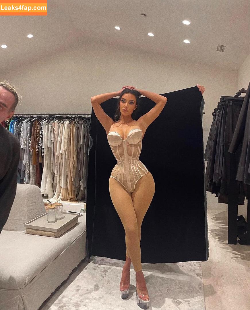 Kim Kardashian / KimKardashian / kimkadarshian слитое фото фото #4132