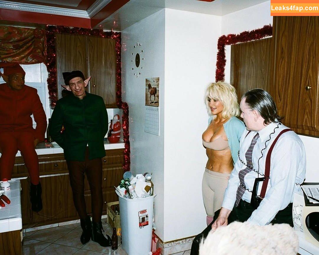 Kim Kardashian / KimKardashian / kimkadarshian leaked photo photo #4136