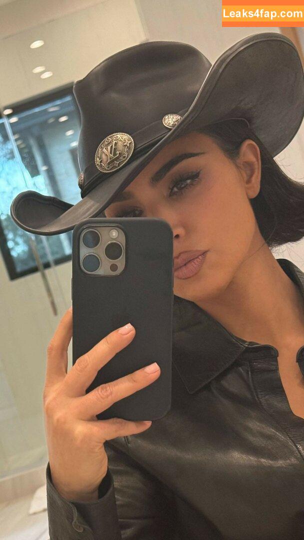 Kim Kardashian / KimKardashian / kimkadarshian leaked photo photo #4190