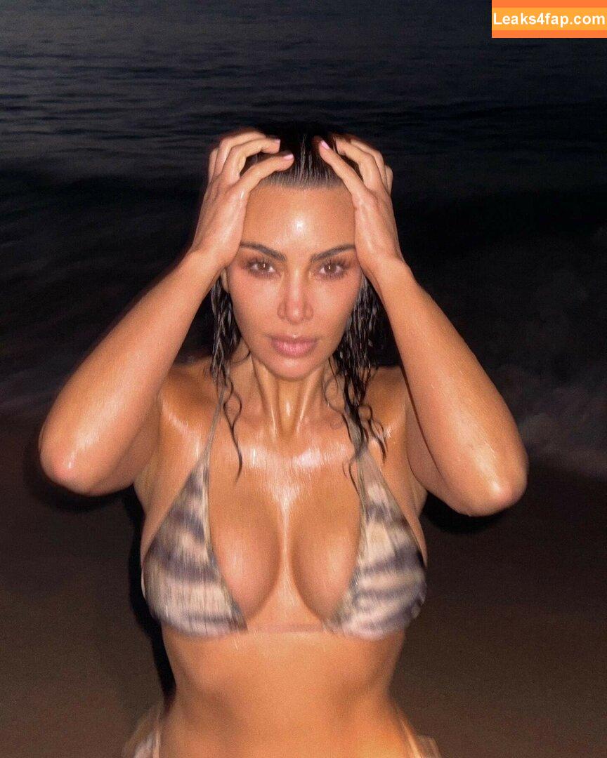 Kim Kardashian / KimKardashian / kimkadarshian leaked photo photo #4198