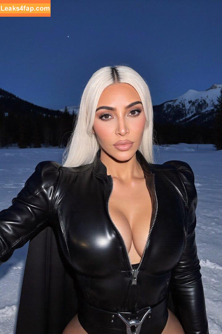 Kim Kardashian / KimKardashian / kimkadarshian leaked photo photo #4235