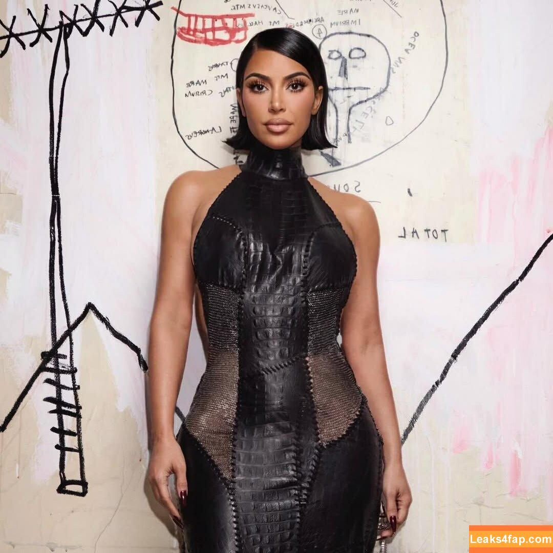 Kim Kardashian / KimKardashian / kimkadarshian leaked photo photo #4241