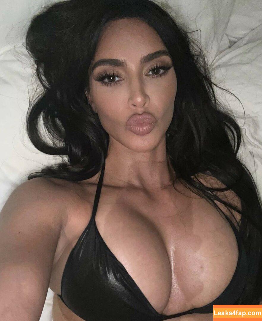 Kim Kardashian / KimKardashian / kimkadarshian leaked photo photo #4252