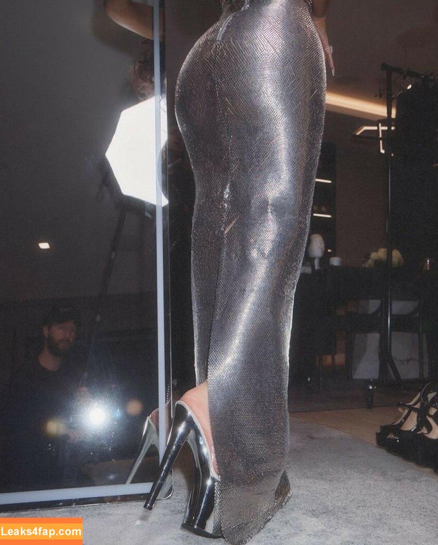 Kim Kardashian / KimKardashian / kimkadarshian leaked photo photo #4321