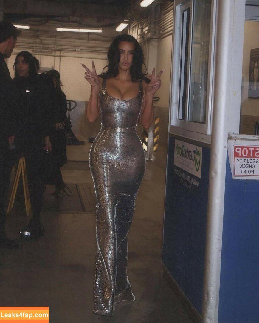 Kim Kardashian / KimKardashian / kimkadarshian leaked photo photo #4328