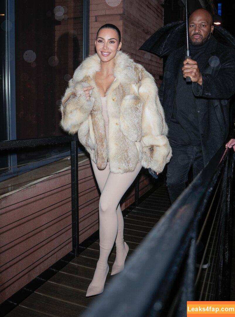 Kim Kardashian / KimKardashian / kimkadarshian leaked photo photo #4334