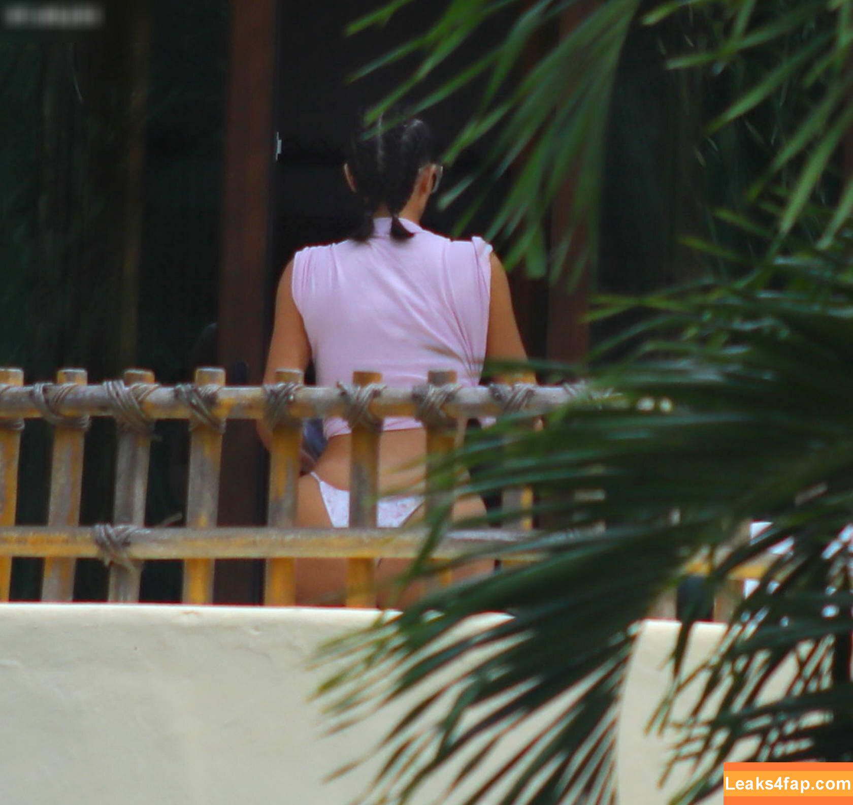 Kim Kardashian / KimKardashian / kimkadarshian leaked photo photo #4403
