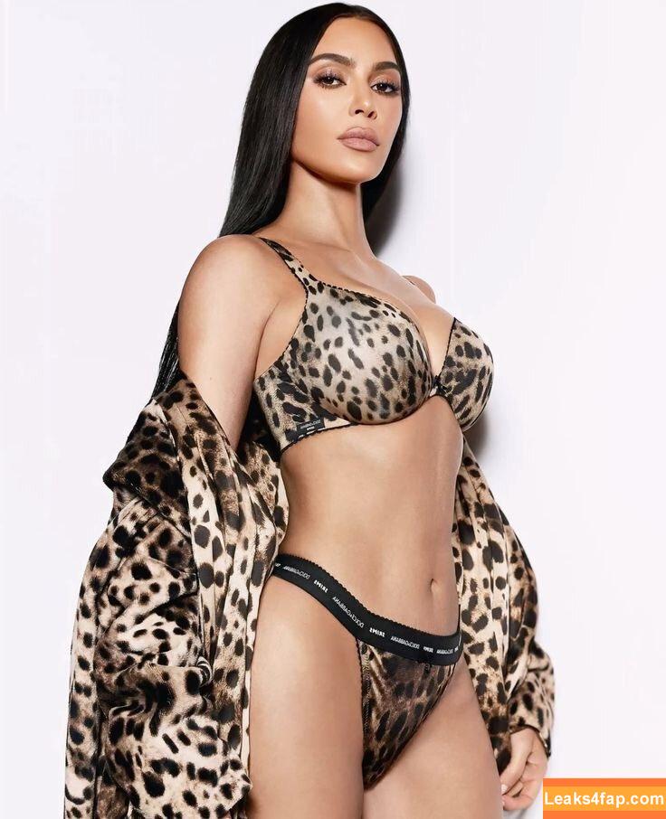 Kim Kardashian / KimKardashian / kimkadarshian leaked photo photo #4450