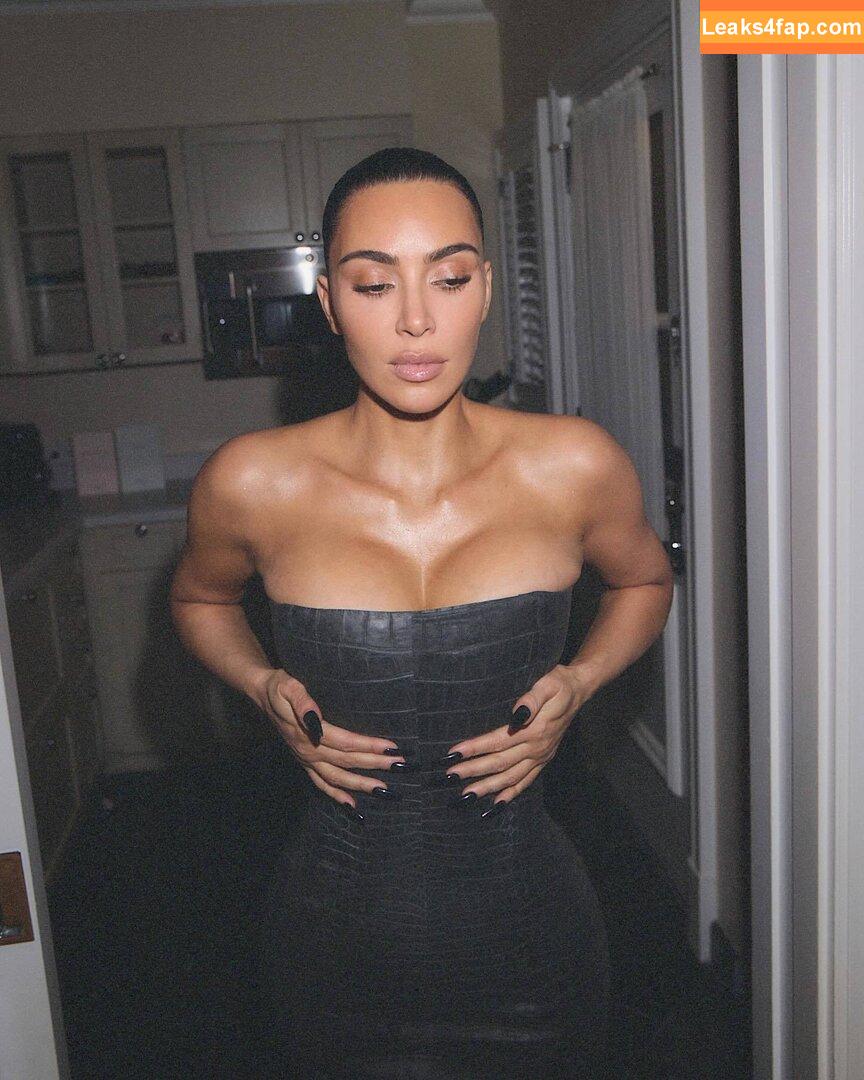 Kim Kardashian / KimKardashian / kimkadarshian слитое фото фото #4457