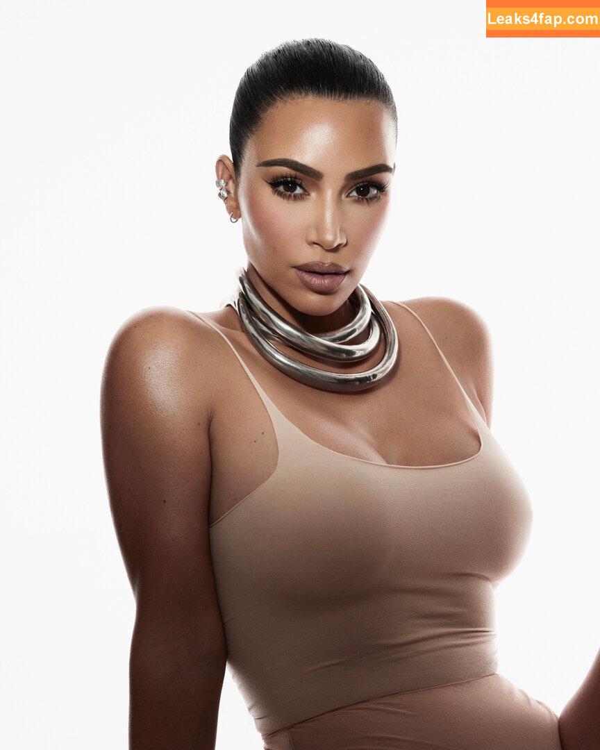 Kim Kardashian / KimKardashian / kimkadarshian слитое фото фото #4473