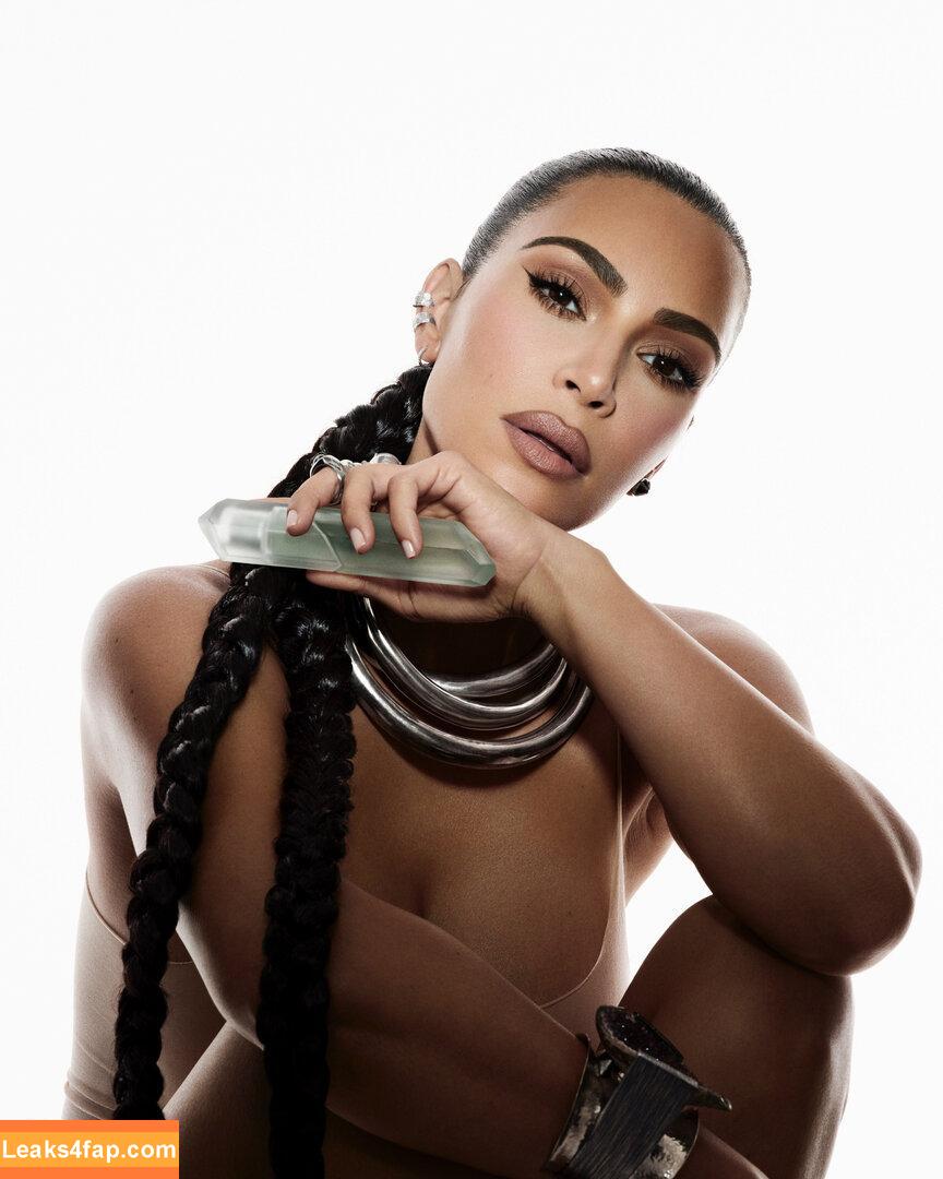Kim Kardashian / KimKardashian / kimkadarshian leaked photo photo #4475