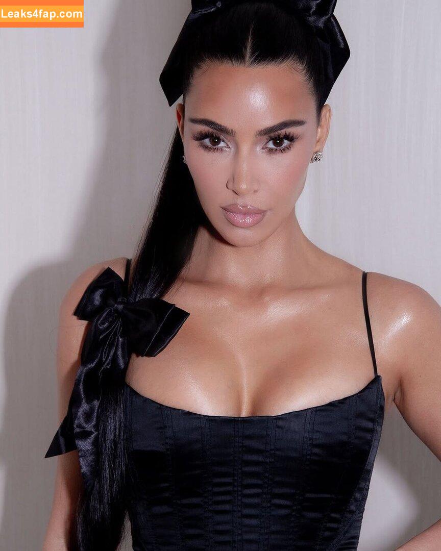 Kim Kardashian / KimKardashian / kimkadarshian leaked photo photo #4514