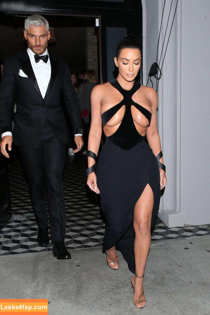 Kim Kardashian / KimKardashian / kimkadarshian leaked photo photo #4673