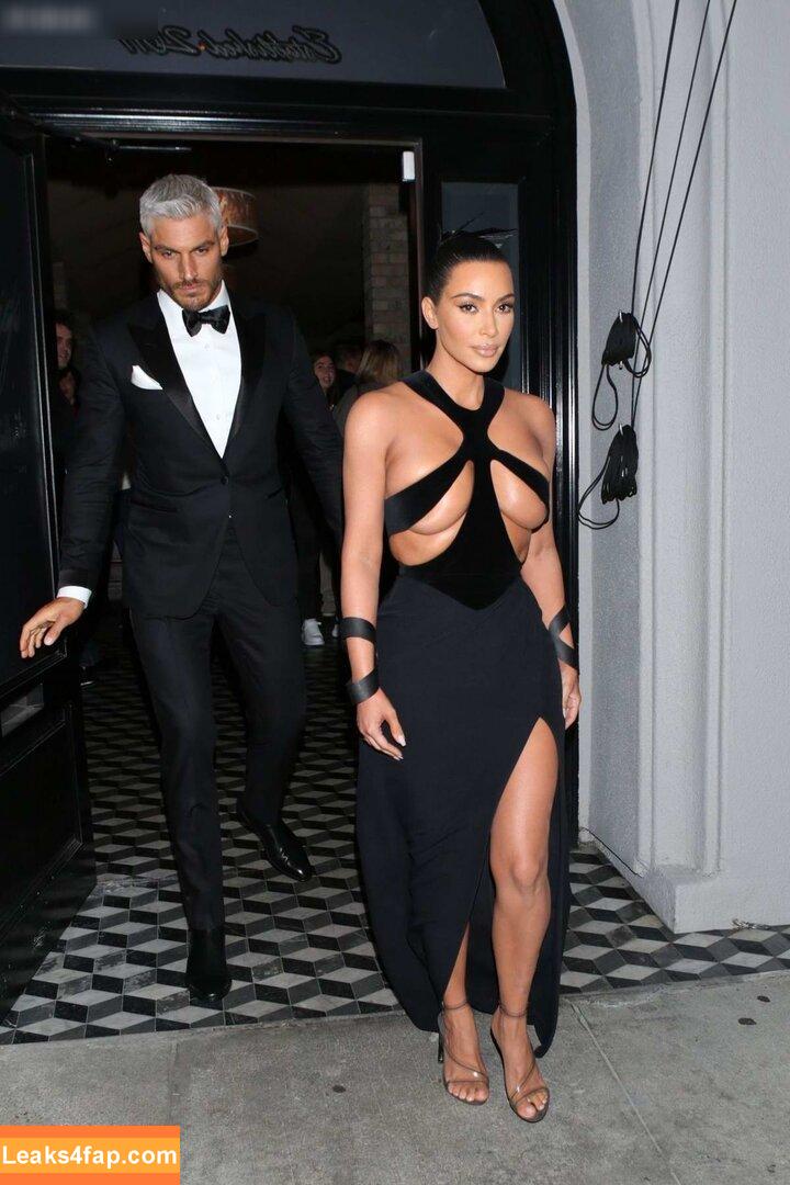 Kim Kardashian / KimKardashian / kimkadarshian leaked photo photo #4677