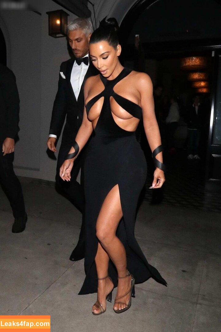 Kim Kardashian / KimKardashian / kimkadarshian leaked photo photo #4681