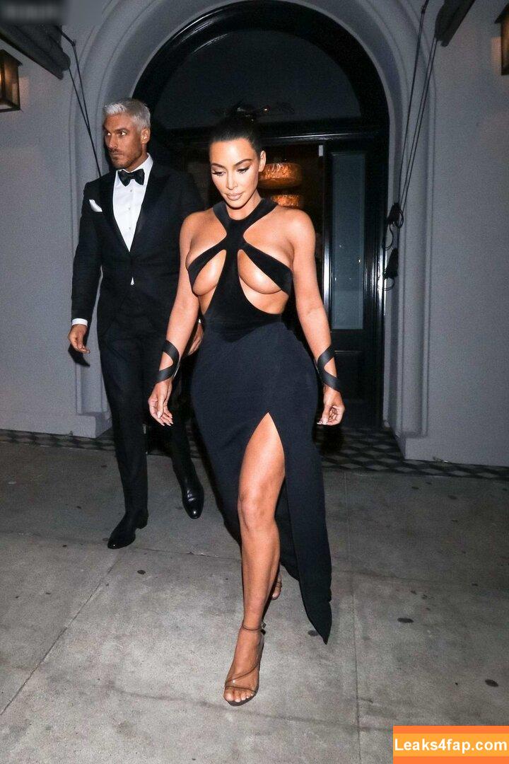 Kim Kardashian / KimKardashian / kimkadarshian leaked photo photo #4683