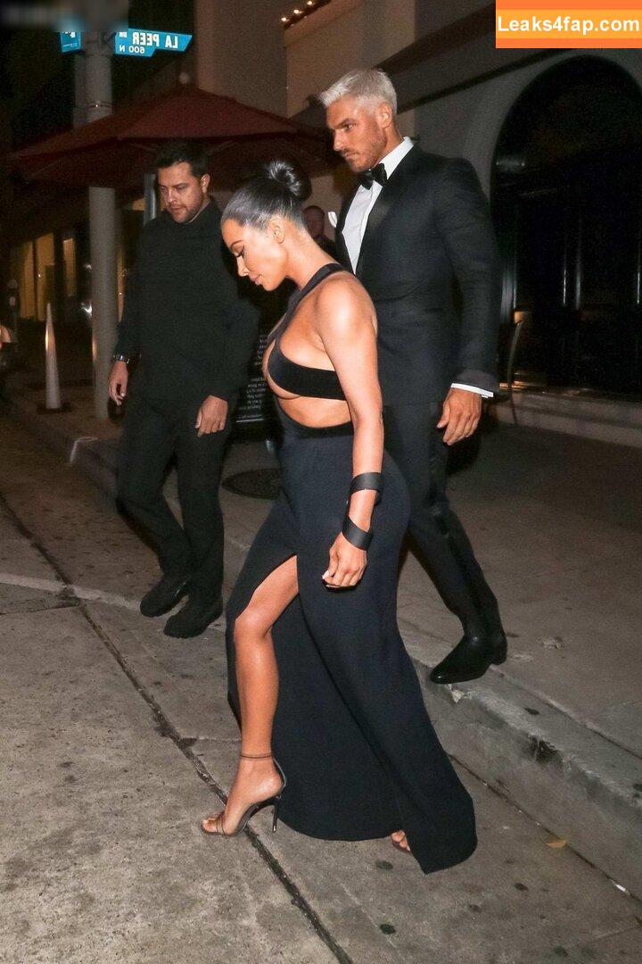 Kim Kardashian / KimKardashian / kimkadarshian leaked photo photo #4687