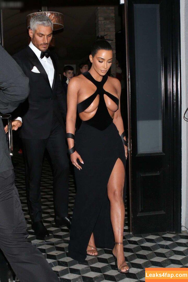 Kim Kardashian / KimKardashian / kimkadarshian leaked photo photo #4689