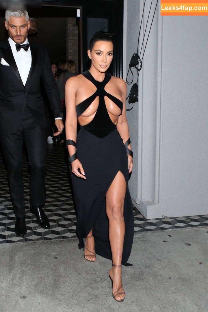Kim Kardashian / KimKardashian / kimkadarshian leaked photo photo #4690
