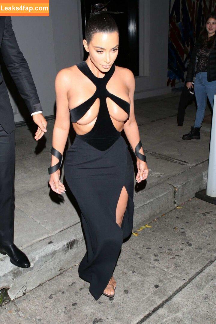 Kim Kardashian / KimKardashian / kimkadarshian leaked photo photo #4692