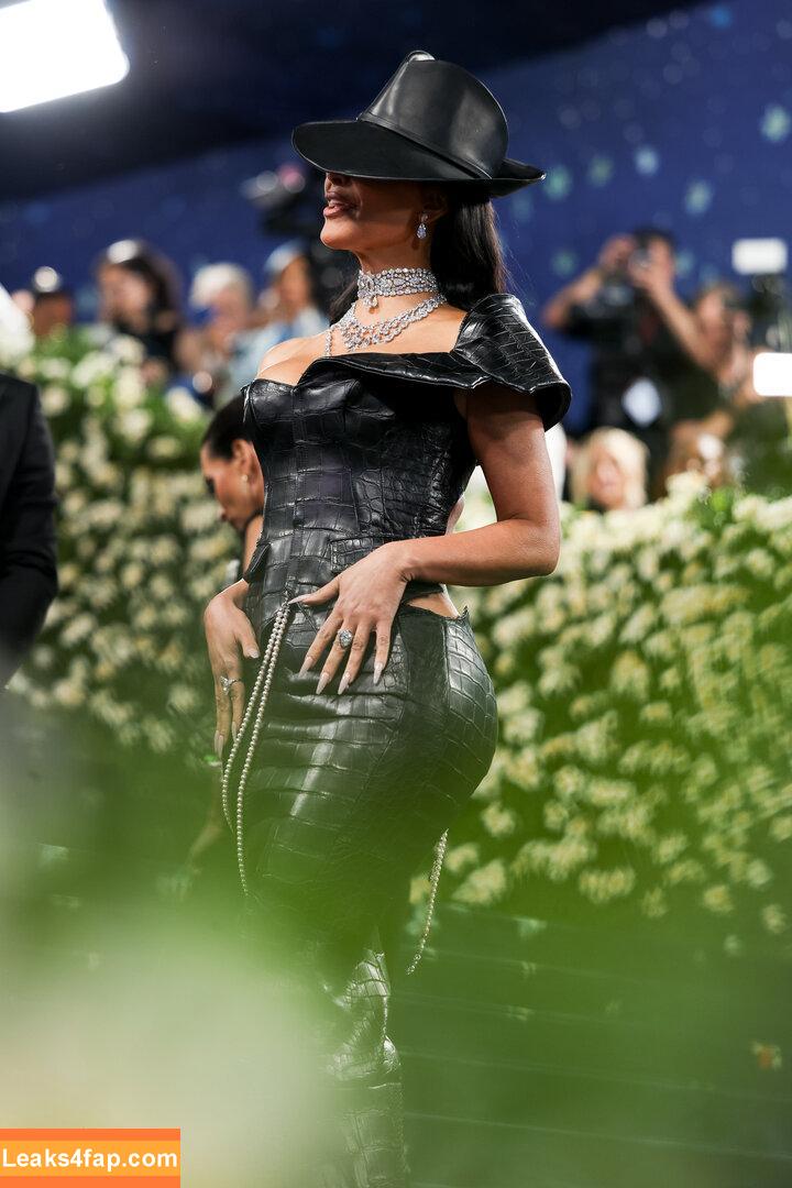 Kim Kardashian / KimKardashian / kimkadarshian leaked photo photo #4694