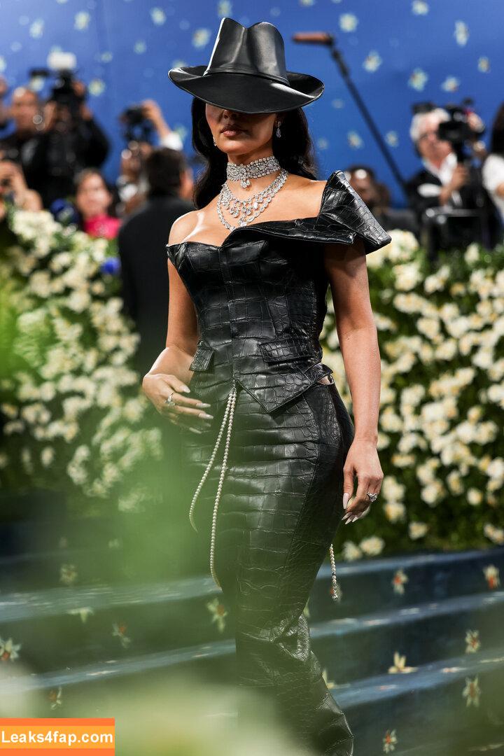 Kim Kardashian / KimKardashian / kimkadarshian leaked photo photo #4697