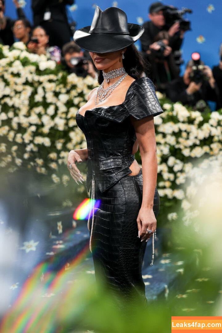 Kim Kardashian / KimKardashian / kimkadarshian leaked photo photo #4701