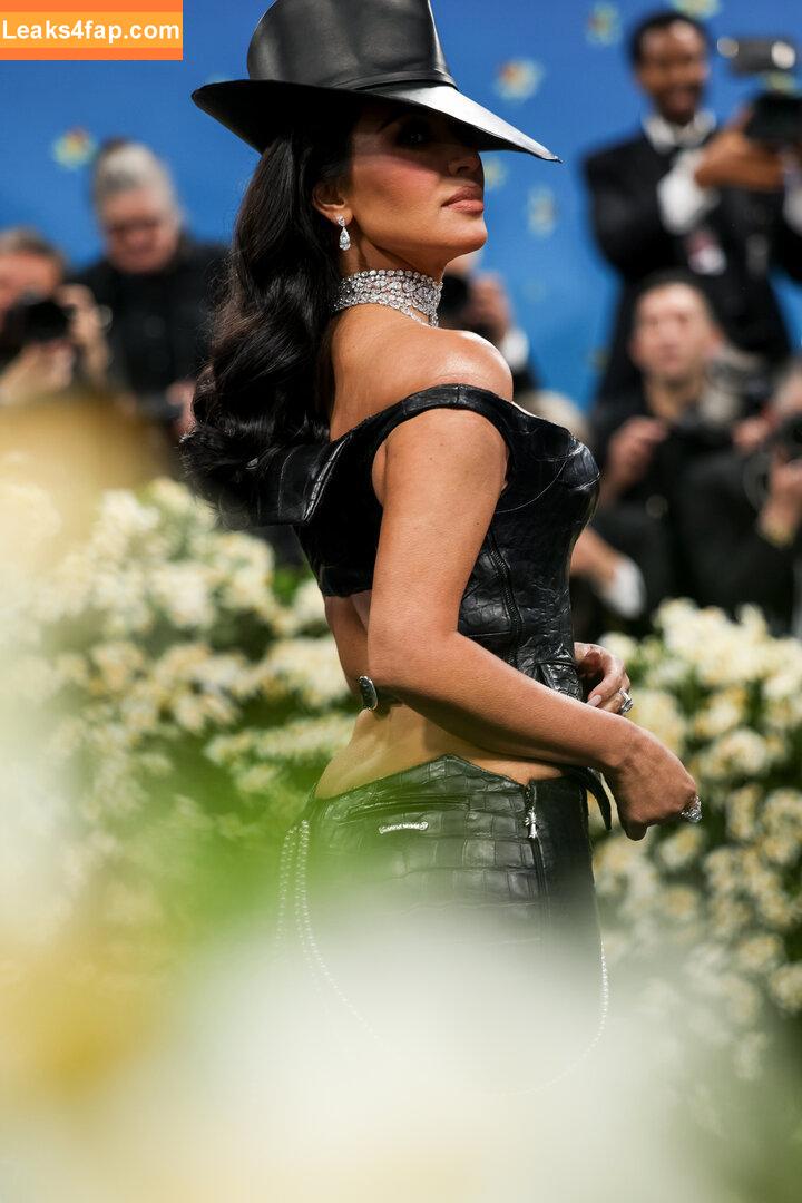 Kim Kardashian / KimKardashian / kimkadarshian leaked photo photo #4705