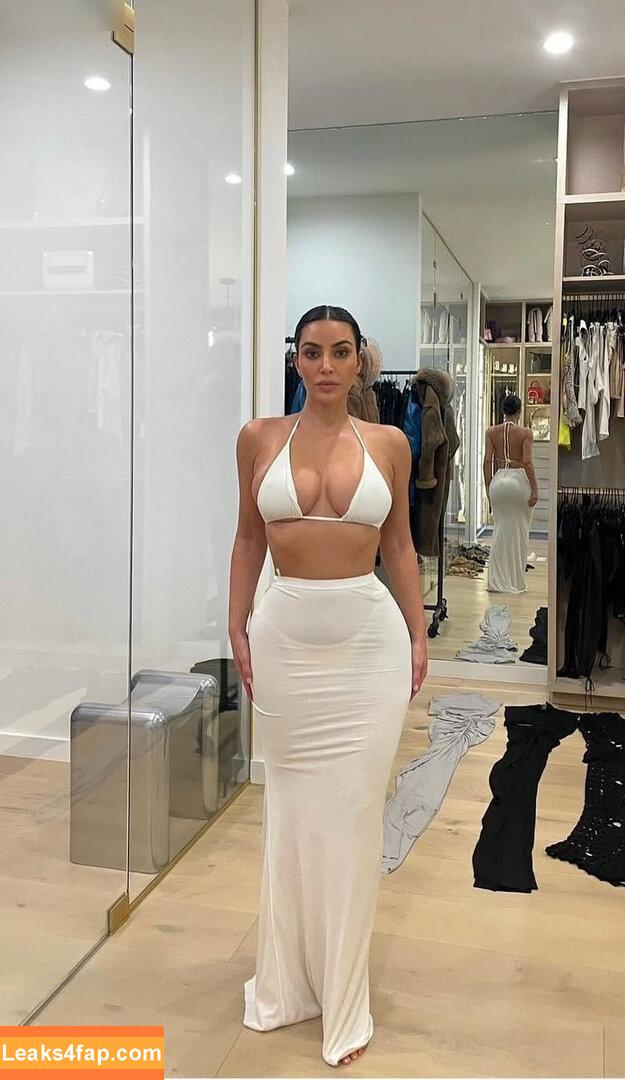 Kim Kardashian / KimKardashian / kimkadarshian leaked photo photo #4725