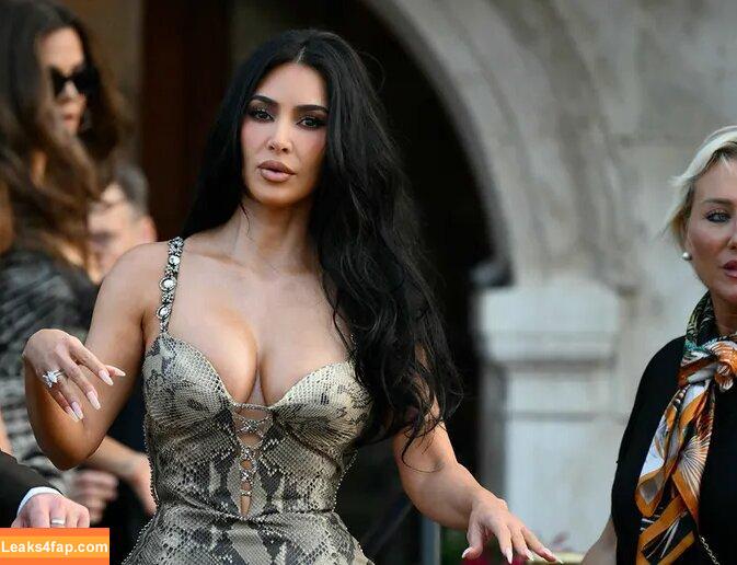 Kim Kardashian / KimKardashian / kimkadarshian слитое фото фото #4740