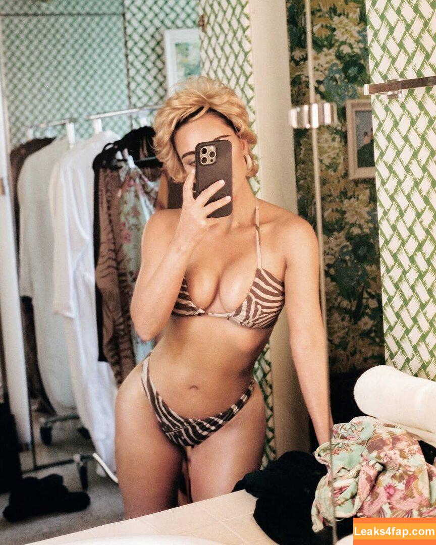 Kim Kardashian / KimKardashian / kimkadarshian leaked photo photo #4742