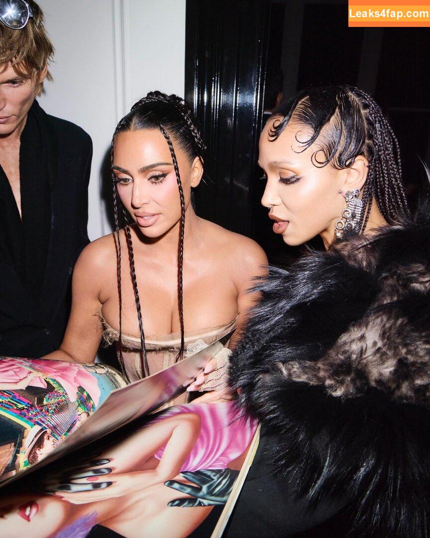 Kim Kardashian / KimKardashian / kimkadarshian leaked photo photo #4859