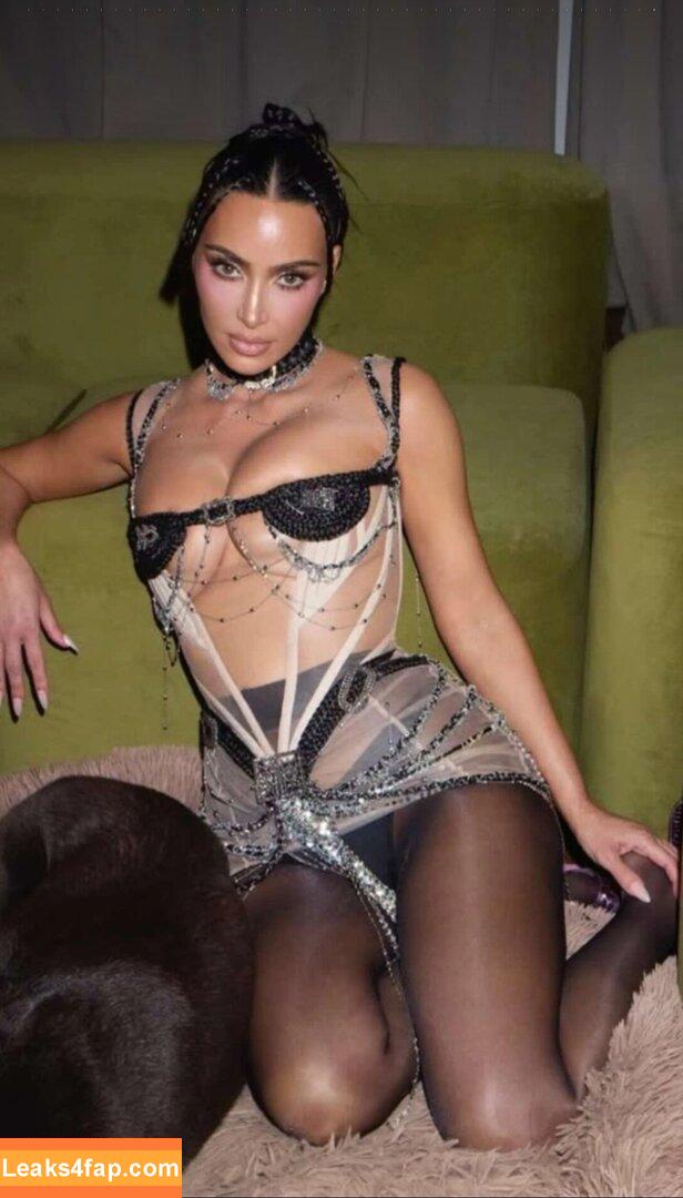 Kim Kardashian / KimKardashian / kimkadarshian leaked photo photo #4873