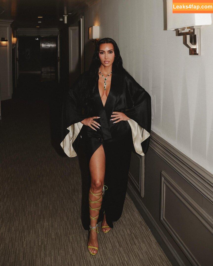 Kim Kardashian / KimKardashian / kimkadarshian leaked photo photo #4893