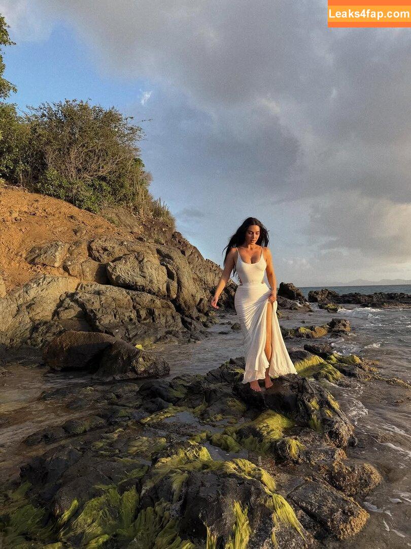 Kim Kardashian / KimKardashian leaked photo photo #4995
