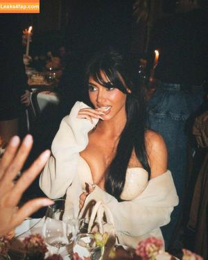 Kim Kardashian photo #4000