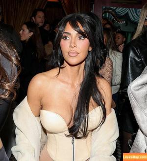 Kim Kardashian photo #4009