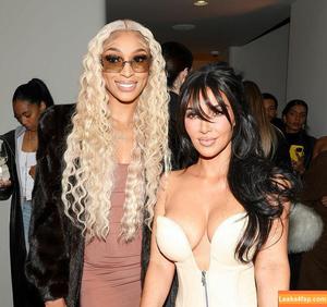 Kim Kardashian photo #4017