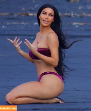 Kim Kardashian photo #4035