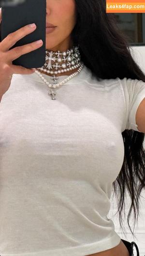 Kim Kardashian photo #4048