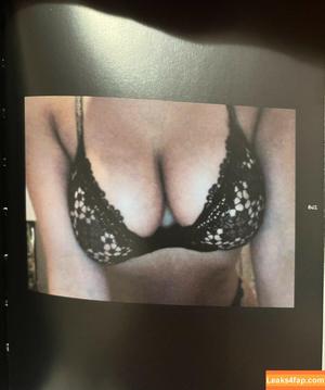 Kim Kardashian photo #4052