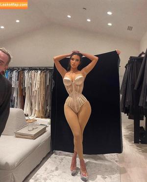 Kim Kardashian photo #4132