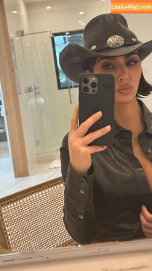 Kim Kardashian photo #4188