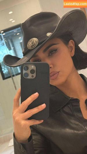 Kim Kardashian photo #4190