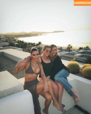Kim Kardashian photo #4194