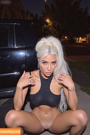 Kim Kardashian photo #4214