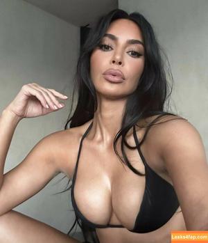 Kim Kardashian photo #4251