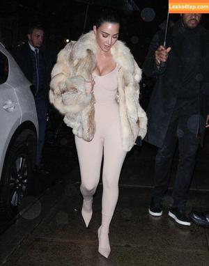 Kim Kardashian photo #4331
