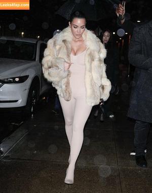 Kim Kardashian photo #4332